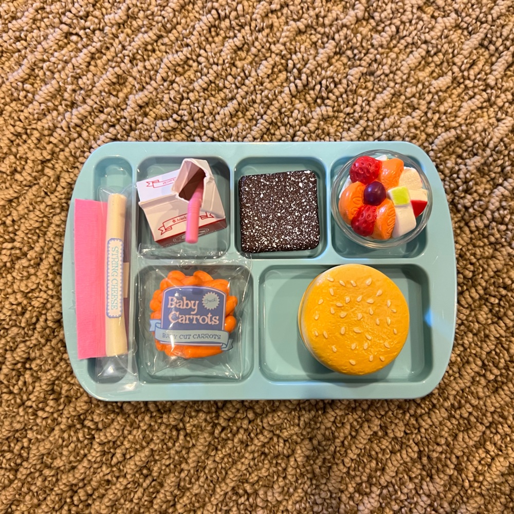 *retired* AMERICAN GIRL Truly Me- Hot Lunch Set